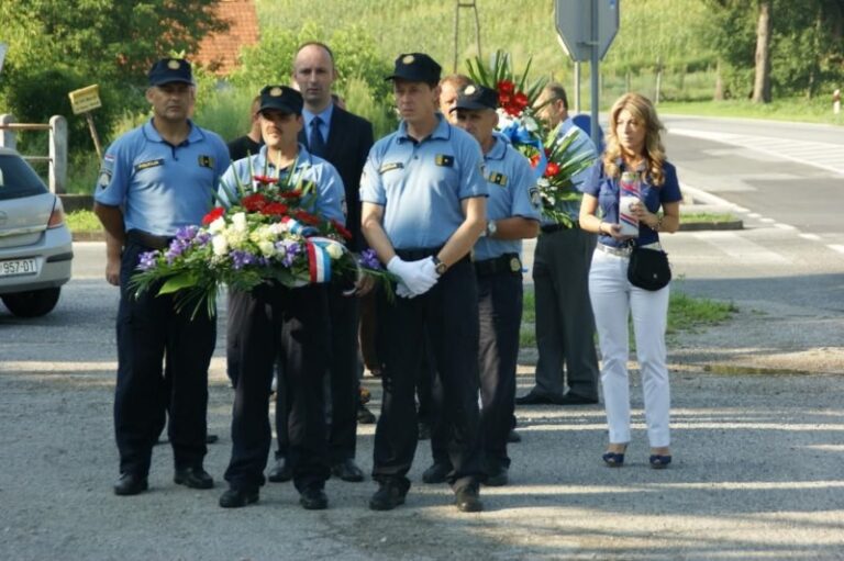 TRENUTAK KAD JE POČEO KRVAVI RAT NA KARLOVAČKOM PODRUČJU! Trojicu policajaca srbi su pokosili iz zasjede