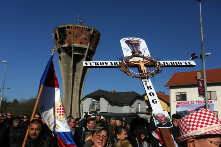 18.11.2017. godine Udruga Hrvata Općine Udbina – Hrvatski Feniks, za svoje članove organizira besplatan odlazak autobusom u Vukovar