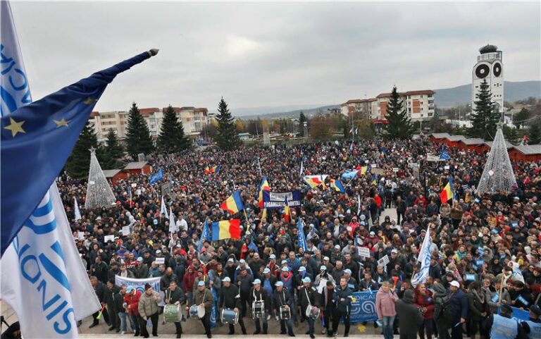 PRAVDA A NE KORUPCIJA: Rumunji ponovno na ulicama prosvjedovali protiv pokušaja da se ublaže protukorupcijski zakoni