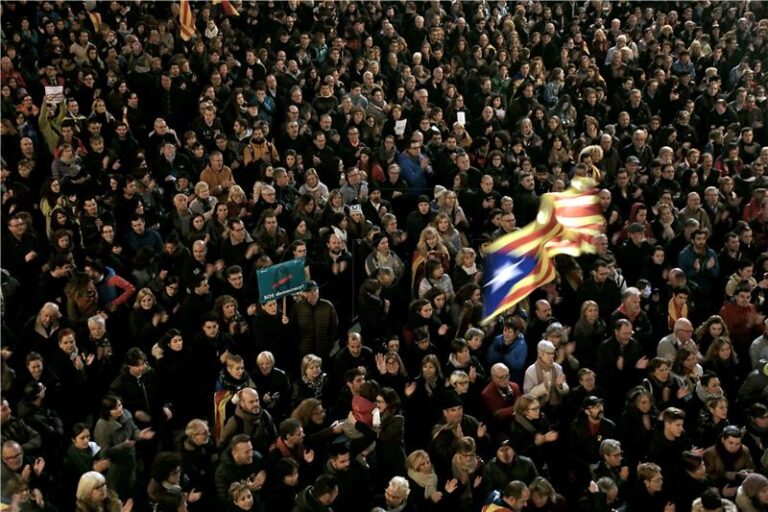 Deseci tisuća ljudi na koncertu u Barceloni za političke zatvorenike