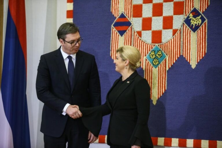 HOĆE LI SE SRBIN VUČIĆ NA BANIJI POKLONITI POKLANOJ DJECI I HRVATSKIM CIVILIMA OD GLINE DO KOSTRIĆA I ŠIRE?