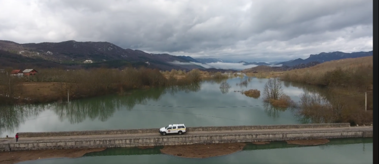 U Kosinjskoj dolini kuće pod vodom, Karlovcu ponovno prijeti poplava…VIDEO…