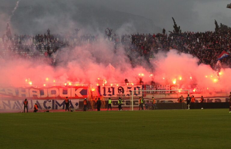 Burno u Splitu: Torcida traži ostavku predsjednika Hajduka Ivana Kosa!