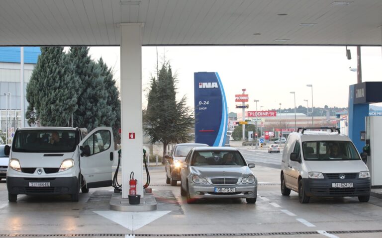 Cijene od ponoći opet otišle prema gore: Evo koliko je spremnik goriva poskupio u tjedan dana