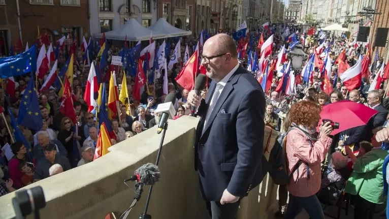 VIDEO: Preminuo gradonačelnik Gdanjska koji je napadnut i izboden nožem na dobrotvornom skupu…