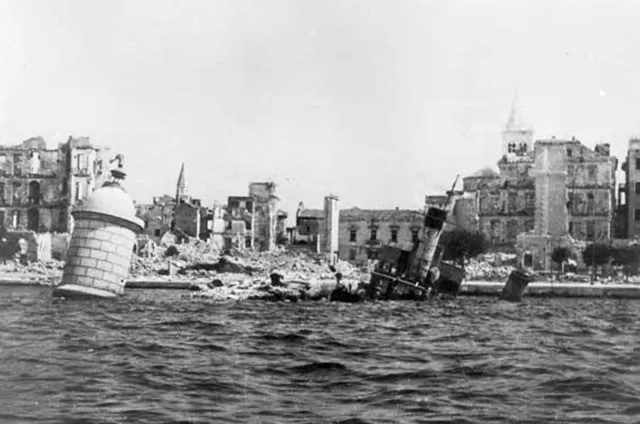 FOTO Na današnji dan stravično bombardiranje Zadra, na Voštarnici poginulo 156 civila…U tren su izbrisane brojne obitelji sa Voštarnice…