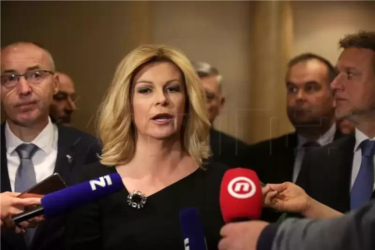 Predsjednica Grabar-Kitarović: “Ovakve insinuacije su pokušaj političke diskreditacije, spremna sam javno objaviti nacrt doktorata”