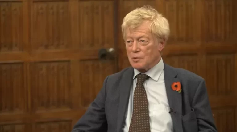 Savjetnik u britanskoj vladi Scruton smijenjen zbog kritičkih izjava o Sorosu, Komunističkoj partiji u Kini i terminu ‘islamofobija’