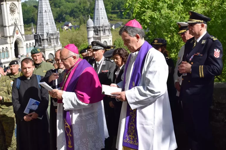 FOTO Hrvatska vojska na 61. međunarodnom hodočašću u Lourdesu…