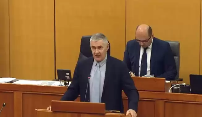 (VIDEO) Glasnović odgovorio Staziću: To su militantni ateisti…‘Jedino što je besmrtno ostalo od tog partizanskog odreda su njihove penzije’