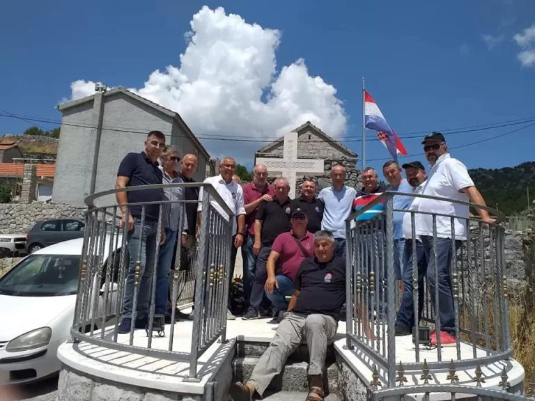 FOTO Veterani 113. šibenske brigade u Belenićima obilježili 27. godišnjicu obrane Juga…Prisjetili se heroja Josipa Dragičevića i Ivana Siničića kao i osmorice civila Kijev Dola koje je mučki pogubila srbočetnička armada!