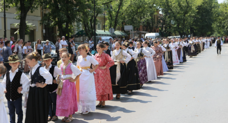 FOTO-VIDEO Održana 109. Dužijanca – najljepši i najsadržajniji običaj bunjevački Hrvata…Ni jedan političar iz Hrvatske nije se odazvao!