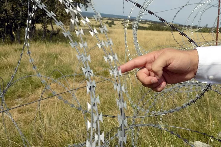 POVEĆAN BROJ ILEGALNIH ULAZAKA: Slovenija postavlja novu ogradu na granici s Hrvatskom: 179 kilometara bodljikave i druge žice