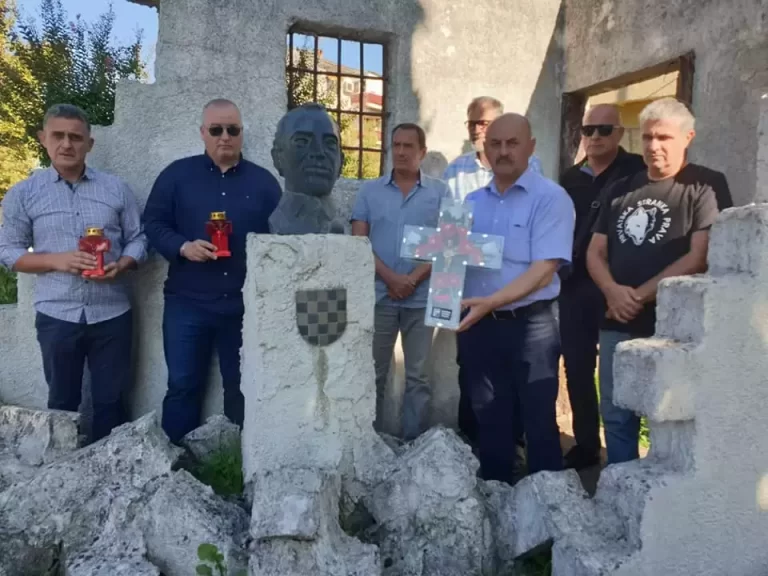 (FOTO-VIDEO) U Sesvetama i Ljubuškom HSP obilježio obljetnicu brutalnog smaknuća Ante Paradžika.