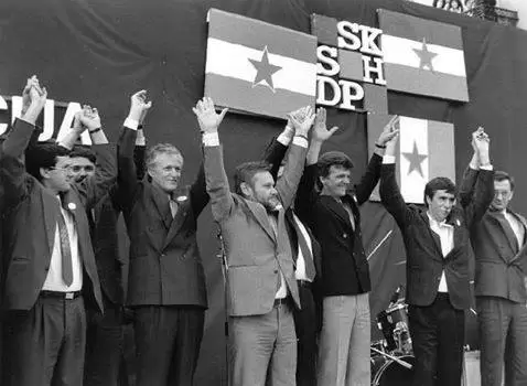 SDP U DOGOVORU S KOS-om JNA PREDAO ORUŽJE HRVATSKE TERITORIJALNE OBRANE 1990…