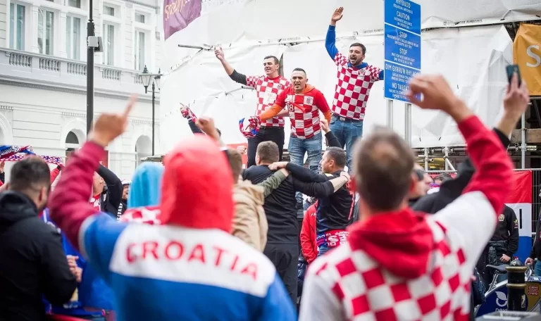 VIDEO: HRVATSKI NAVIJAČI UZ PJESMU PROMARŠIRALI VELŠKOM PRIJESTOLNICOM Pogledajte kako Thompsonova”Lijepa li si” odzvanja centrom Cardiffa!