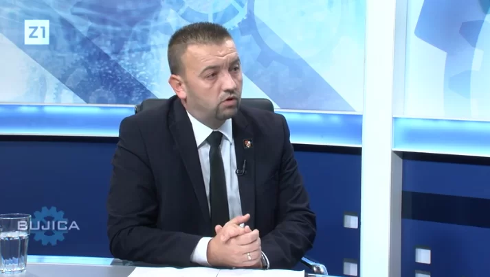 VIDEO – BUJICA! Marijan Pavliček: “Iz kuće predsjednika vukovarskog SDSS-a ’91. se pucalo na hrvatske redarstvenike!”…’Grobari’ u Vukovaru NIKADA neće imati mural!…