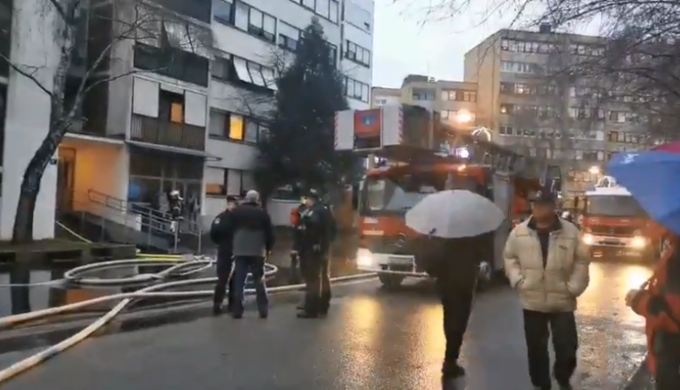 VIDEO Požar u Novom Zagrebu: Ljudi istrčali vani, pet vatrogasnih vozila došlo na intervenciju…