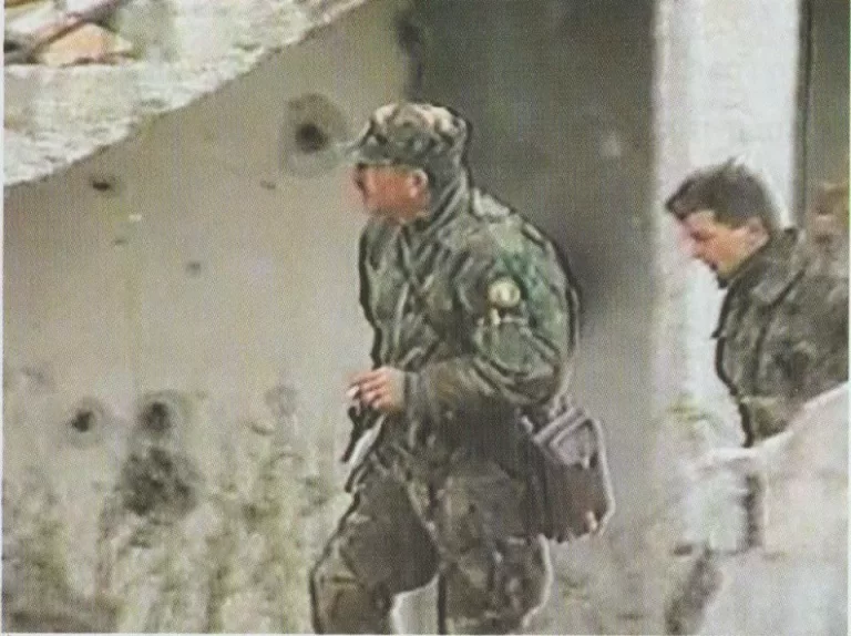 Pod prijetnjom da pogine: Na današnji dan 1993. godine u Kašiću – zapovjednik Oklopne bojne 4. gardijske brigade, Andrija Matijaš Pauk, obilazi osvojene položaje u operaciji “Maslenica”.