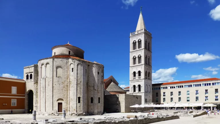 (FOTO -DEMANT) Antena Zadar objavila da je u Zadar “stigao koronavirus”-Stožer to odmah demantirao…Ne širite paniku gov*a us*ana!…