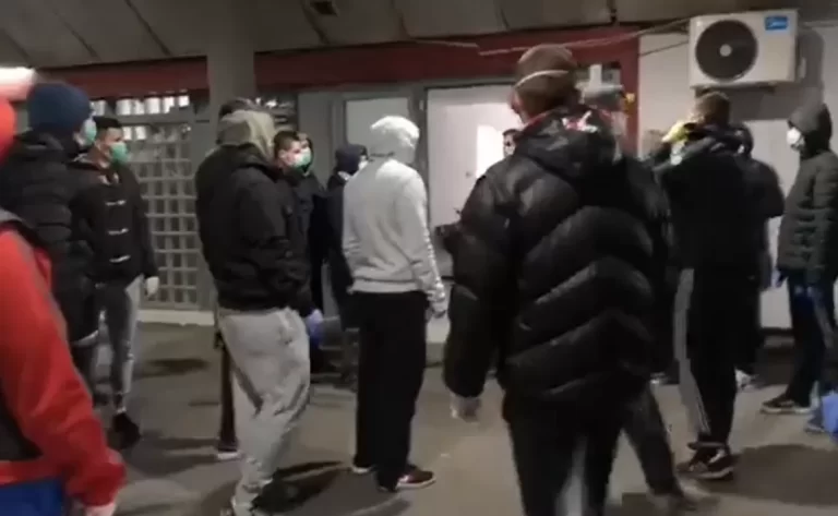 VIDEO U tijeku je preseljenje jednog kata bolnice Jordanovac: Stotine Bad blue boysa (BBB) došlo je pomoći