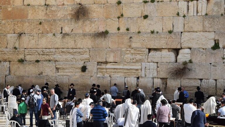 Rabin Shmuel Rabinowitz poručio židovima: “Ne ljubite Zid plača”…U Izraelu je 255 zaraženih koronavirusom…