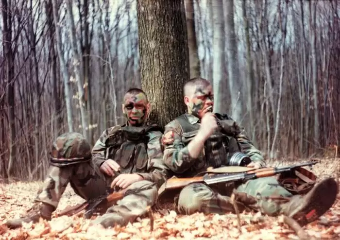 VIDEO Na današnji dan, 21. lipnja 1991. godine, u Dugoj Resi osnovana je 3. bojna 2. gardijske brigade Hrvatske vojske “Gromovi”,kasnije nazvana „Banska legija“!-…