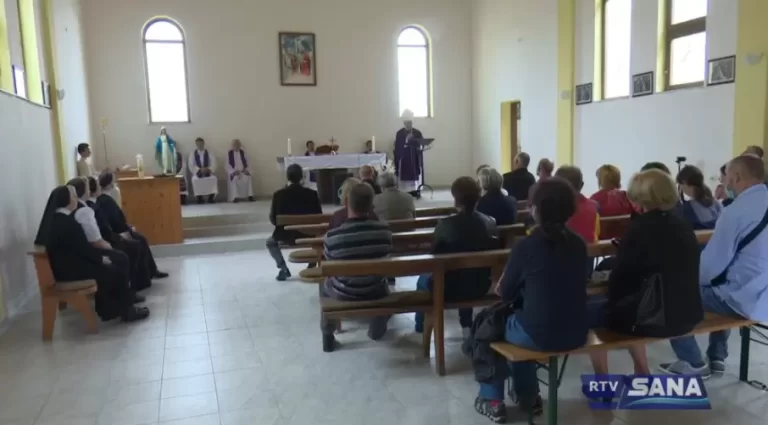 Biskup Komarica u Briševu: rasvijetliti najveći srpski zločin nad Hrvatima u ratu u BiH.Stradali su nevini ljudi bez ikakve krivnje…