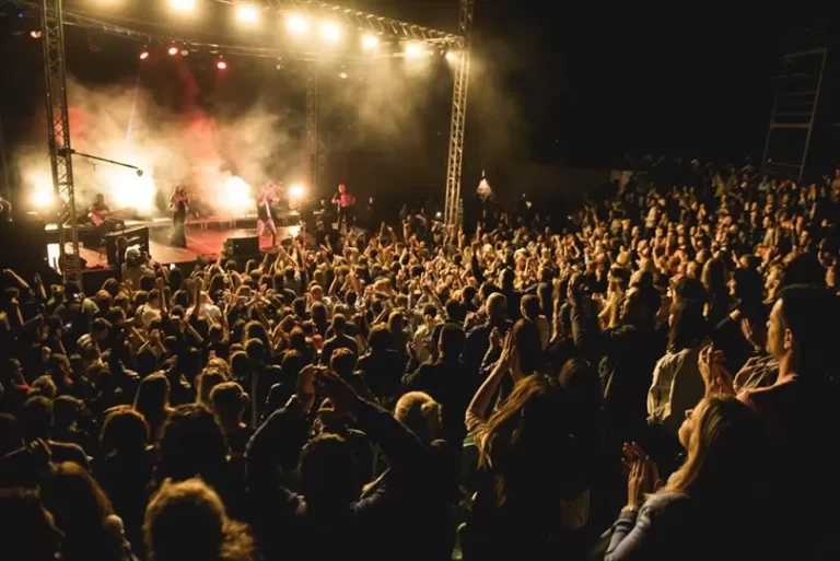 Objavljene detaljne preporuke za kulturne manifestacije i koncerte: Može se stajati, ali pod jednim uvjetom