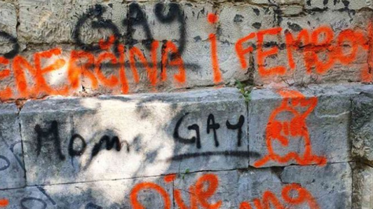 Uvredljivi grafiti na ostacima katoličke crkve Sv. Ante Padovanskog u Bihaću…