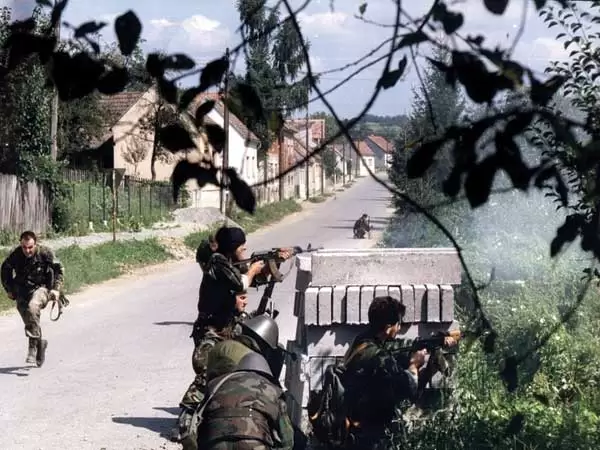 (VIDEO) 8. rujna 1991. Zločini agresorske srpske vojske (Kusonje, Pakrac) – masakr zarobljenih junaka borbi za Kusonje