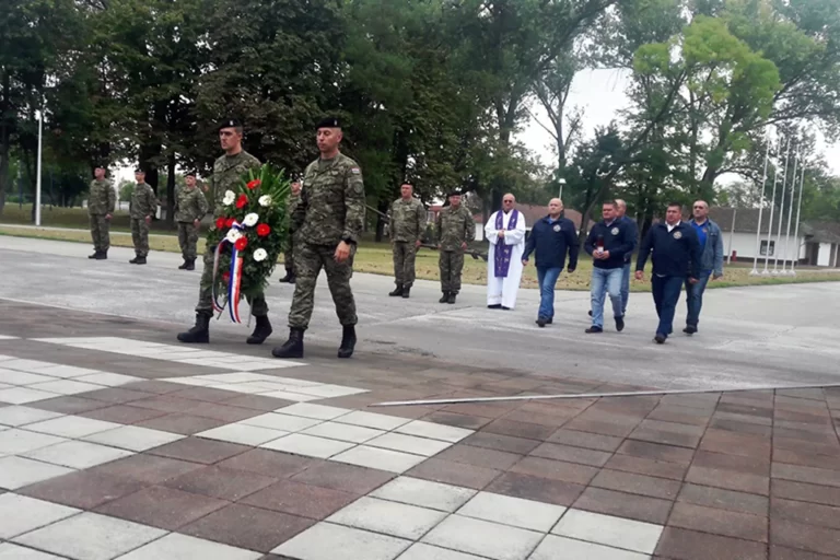 U Našicama obilježena 28. godišnjica 5. gardijske brigade Sokolovi…Poginulo je 89 pripadnika, a više od 300 ih je ranjeno.