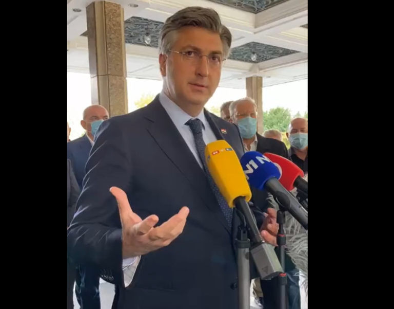 VIDEO Nastavak limunade!  Plenković odgovara Milanoviću: ‘Imamo Predsjednika koji ne poštuje himnu i pokazuje svoju destruktivnu stranu’.Da sam kao on, rekao bih da je on 54-godišnji šmrkavac…