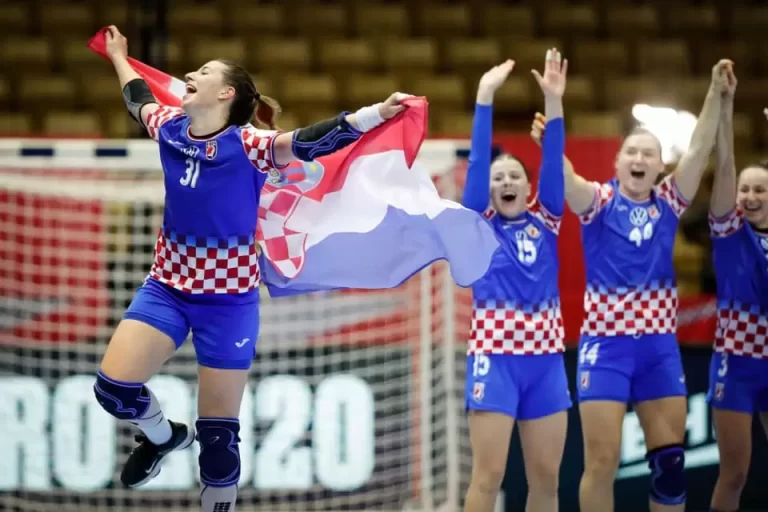 (FOTO)HRVATSKE RATNICE POKOPALE DANKINJE!!NEVJEROJATNA HRVATSKA, SAVRŠENA OBRANA, ČUDESNA PIJEVIĆ, DANSKA RAZBIJENA, MEDALJA JE NAŠA!!NEKA PATI KOGA SMETA!!