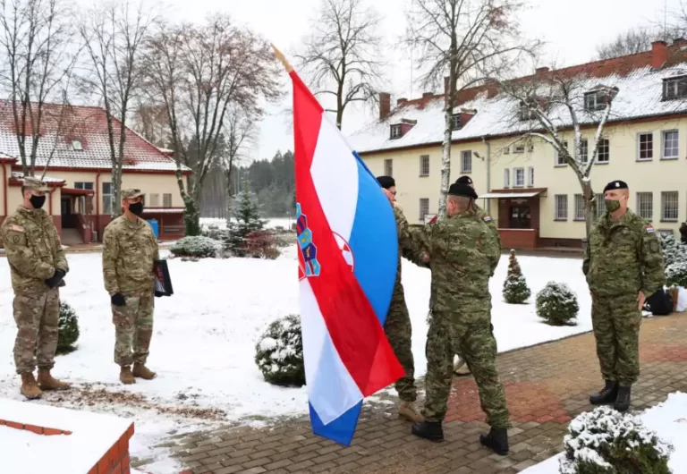 Primopredaja dužnosti 6. i 7. HRVCON-a eFP u Republici Poljskoj