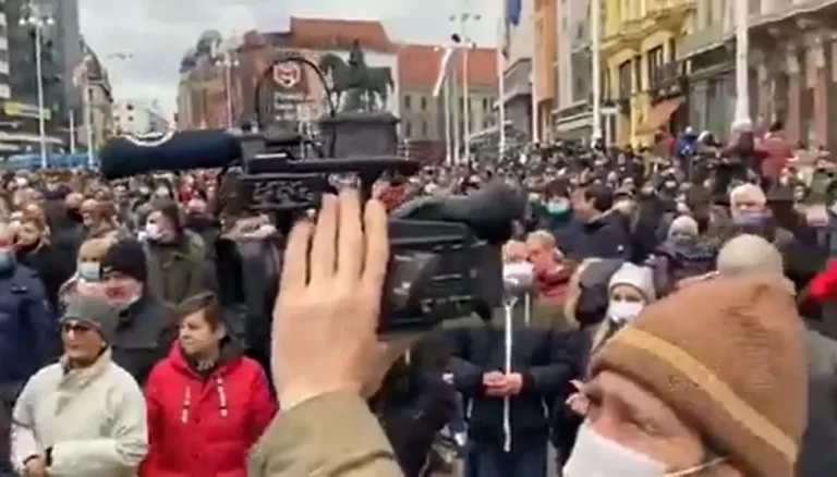 VIDEO Tisuće poduzetnika napunile zagrebački glavni trg: Dosta je! ”Ne želim živjeti u državi u kojoj se bojim reći da želim raditi”