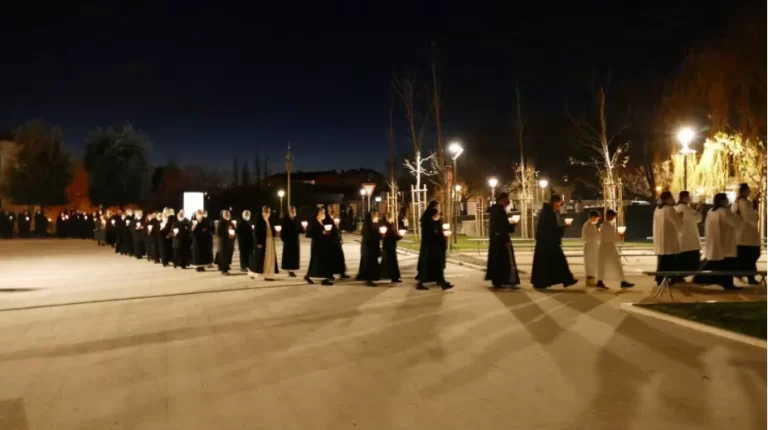 FOTO Solin: Svijećnica i Dan posvećenog života. Procesija i  blagdan Svijećnice proslavljen u novoizgrađenoj solinskoj bazilici…