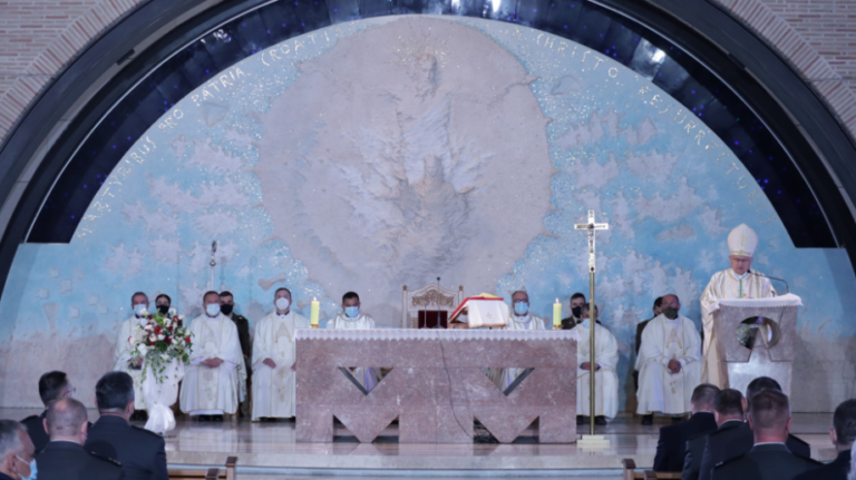 Mons. Bogdan predslavio misu zadušnicu za sve stradale branitelje u Domovinskom ratu