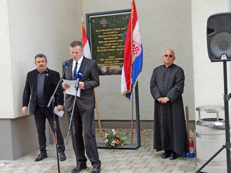 U Osijeku na mjestu logora “Zeleno polje” održana komemoracija za žrtve Bleiburške tragedije i komunističkih zločina križnih putova