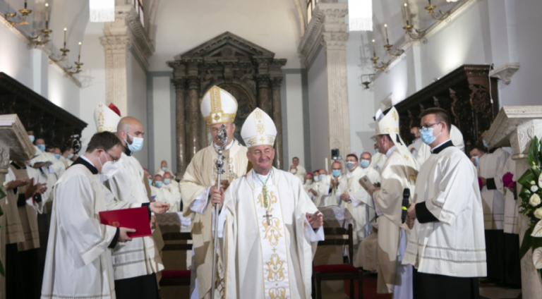 Mons. Ranko Vidović u Hvaru zaređen za biskupa. Naslijedivši mons. Palića, mons. Vidović postao je 57. hvarski biskup