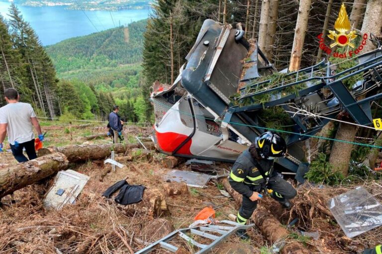 VIDEO Tragedija u Italiji: Troje uhićenih zbog pada žičare, namjerno ostavili uređaj koji deaktivira kočnice!