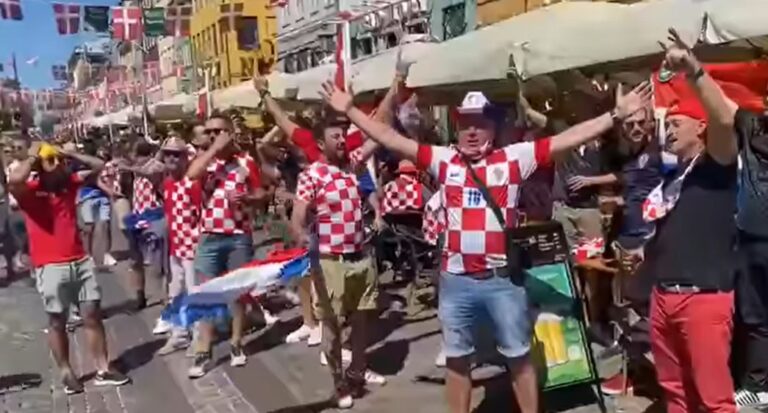 VIDEO Pred samu utakmicu , usred Kopenhagena ori se prepoznatljiva Hrvatska pjesma “Lijepa li si”! Pobjeda i samo pobjeda Hrvatske!