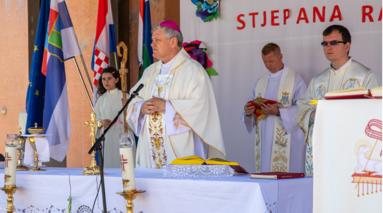 Na svetkovinu Srca Isusova, Dan Stjepana i Antuna Radića i Dan Sisačko-moslavačke biskup Košić pozvao na sustavnu obnovu porušenoga na Banovini