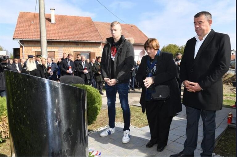 (FOTO) U Vukovaru obilježena 30. obljetnica pogibije generala Blage Zadre. Blago je pozvao sve ljude da se uključe u stvaranje Hrvatske