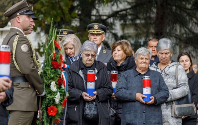 TUŽAN DAN SJEĆANJA NA 68 UBIJENIH MJEŠTANA SOTINA TIJEKOM VELIKOSRPSKE AGRESIJE! DA MI SINU BAREM PRONAĐU GROB DA MU IMAM GDJE SVIJEĆU UPALITI DOK SAM JOŠ ŽIVA…