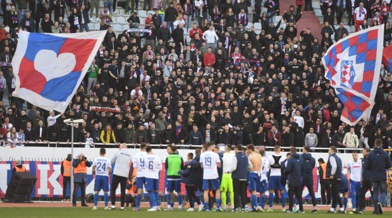 FOTO Nogometaši Hajduka proslavili su 111. rođendan kluba pobjedom 3:1 protiv Slaven Belupa