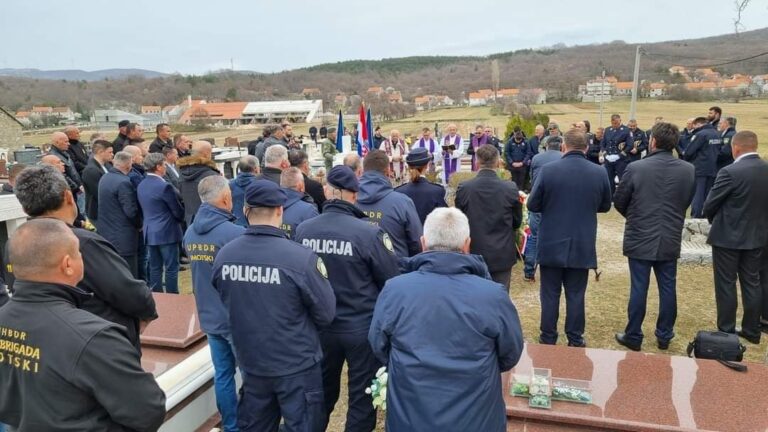 FOTO – VIDEO Aržano: Obilježena 31. obljetnica pogibije Josipa Jovića…Jović je udario temelje Hrvatske…