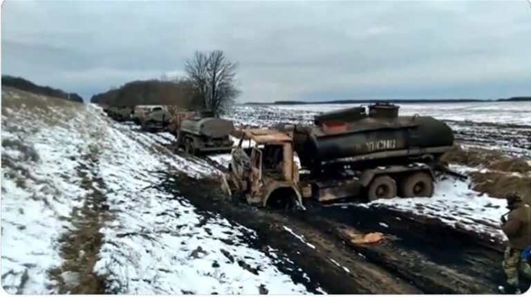 VIDEO Pryluky, Chernihiv regija, Ukrajinske oružane snage potpuno su uništile kolonu cisterni ruske vojske…A u Rusiji će opet reći da nema gubitaka.