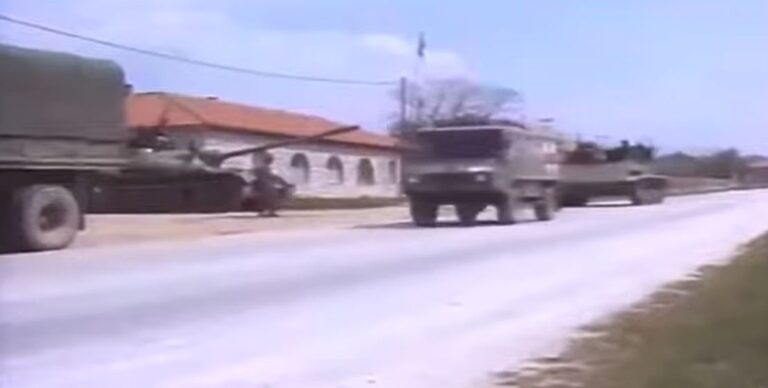 VIDEO 28. travnja 1991. – JNA opkolila Hrvatsko Kijevo…Iz Knina su stigli oklopni transporteri i dva tenka te zaposjeli sve prilaze Kijevu, Kninu, i zaustavili sav promet kroz Dalmatinsku zagoru