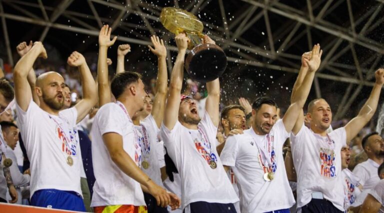 VEČERAS JE NAŠA FEŠTA!FOTO-VIDEO: VELIKO SLAVLJE U SPLITU Hajduk sjajnim preokretom pobijedio Rijeku i osvojio Kup Hrvatske